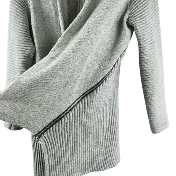 Neiman Marcus Zippered Grey Cardigan Size L - Picture 3 of 4